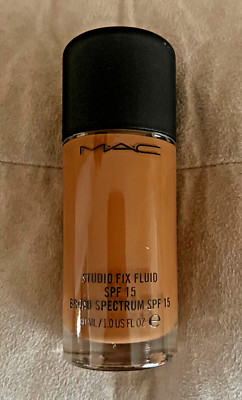 MAC Studio Fix Fluid SPF15 24HR NC60 Matte Foundation + Oil Control