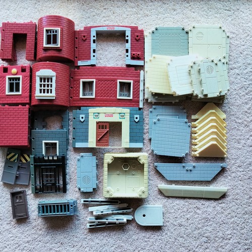 Imaginext Fisher Price - Police Station (78334) & Rescue Centre(78328) - 2002 - Picture 4 of 13