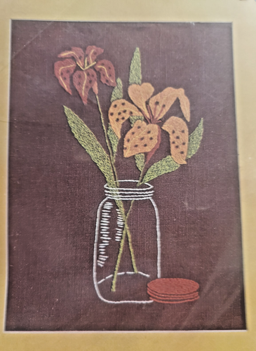 Kit ricamo crewel cucitura creativa vintage 1974 "gigli tigre" sigillato 9 x 12" - Foto 2 di 3