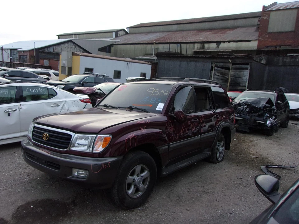 Used Windshield Wiper Motor fits: 2000 Toyota Land cruiser standard spec Grade A - Image 2 of 4