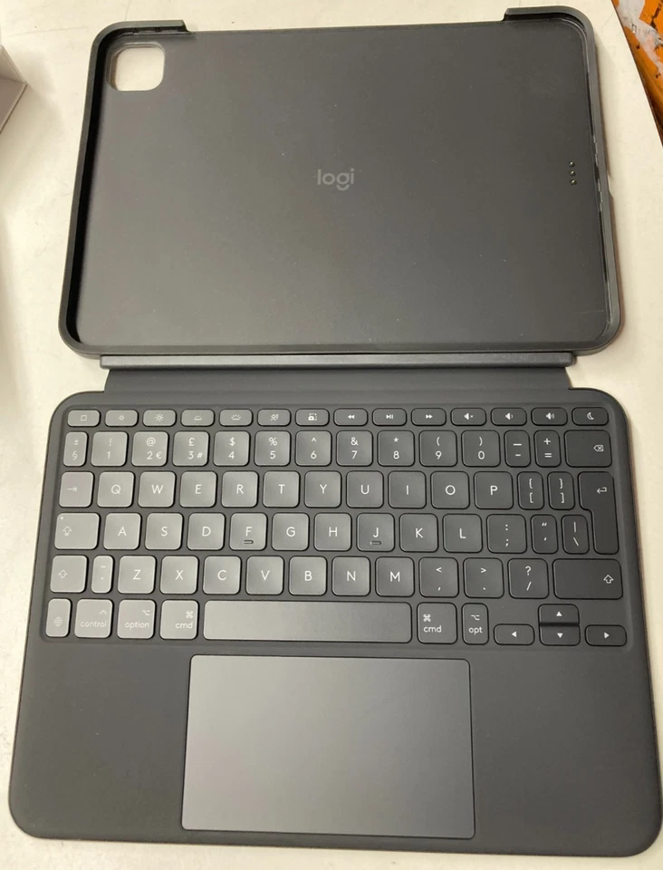 Logitech Combo Touch iPad Pro 11-inch M4 2024 UK Keyboard Case (OFFERS WELCOME) - Image 2 of 4