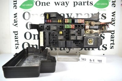 56020520AB Dodge Durango 1998-01 Power Fuse Box Relay Control Module 3B2 711 B8