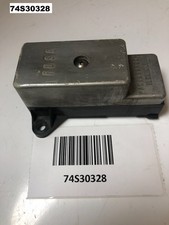 SUZUKI GSX 750 850 1000 1100 GS 400 1100 1982 - 1986 FUSE BOX OEM LOT74 74S30328