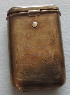 porte cigarettes en cuivre travail de Poilu ?