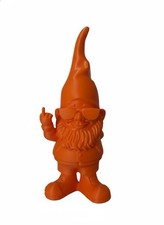 Gnomo Decorativo Arancione con Dito Medio – Statua 3D Ironica da Interno 24cm