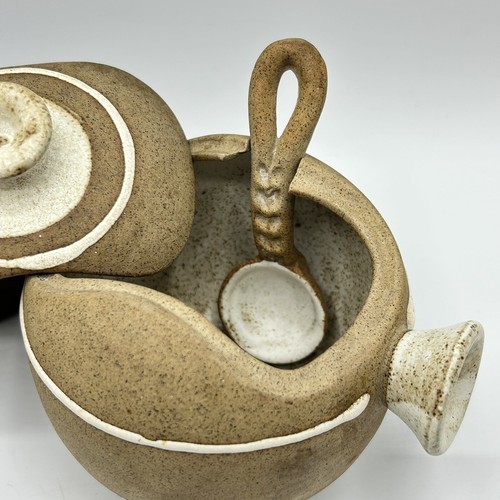 Vtg Earthenware Pottery Sugar Bowl Lidded Spoon 3pc Studio Brown Tan Lid - Picture 3 of 12