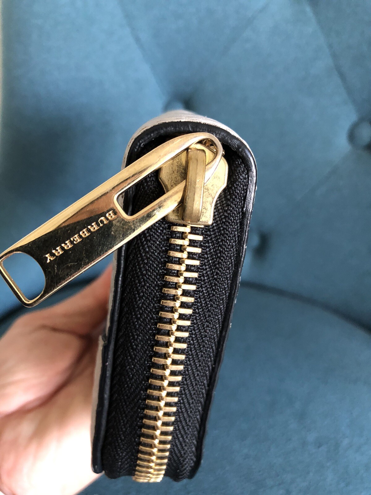 Authentic Burberry Heritage Grain Large Zippy Wal… - image 9