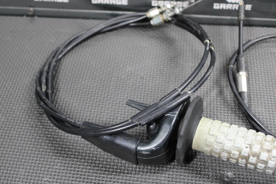 2006 HONDA CRF450R OEM THROTTLE CABLE TUBE ASSEMBLY HOTSTART CABLE PLUNGER - Image 3 of 4