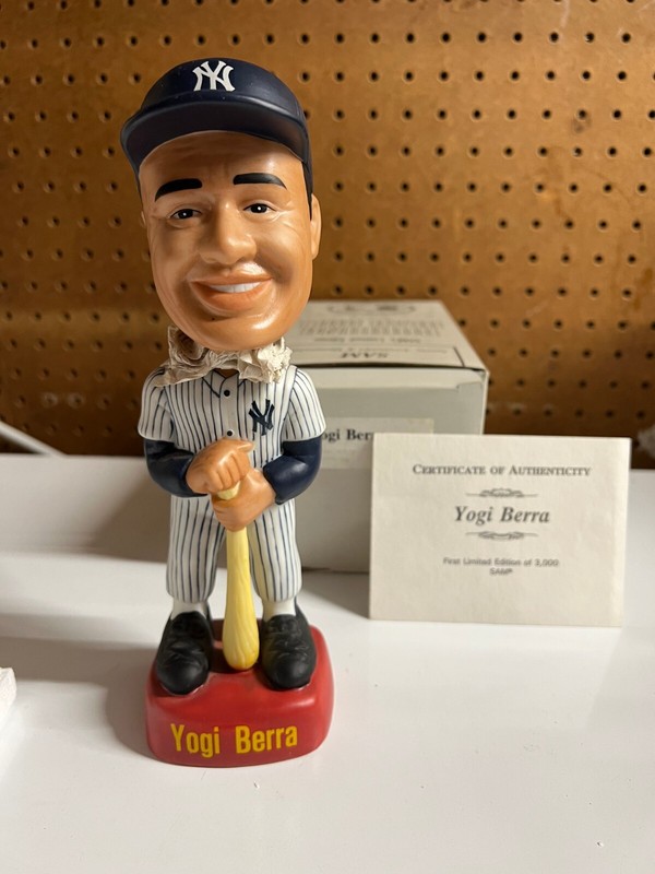 Yogi Berra SAM bobblehead nodder New York Yankees