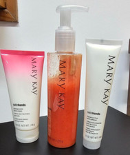 Mary Kay Satin Hands Set pomegranate