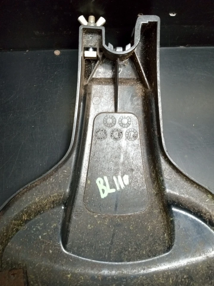 MTD BOLENS BL110 25CC STRING TRIMMER GAURD - Image 3 of 4