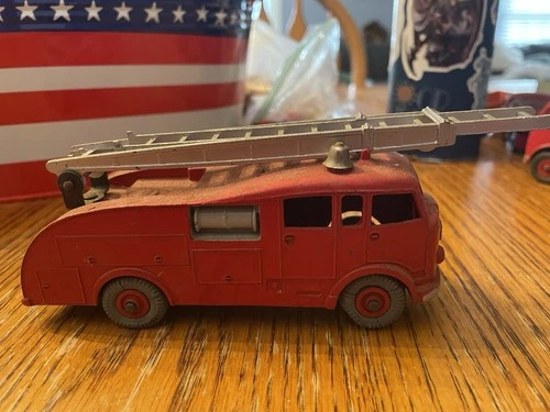 VINTAGE DINKY TOYS 955 COMMER FIRE ENGINE WITH LADDER WINDOWS DIECAST TRUCK