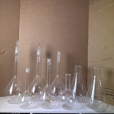 Lot of 8 Flasks – Lab Glassware – 4 PIREX - 2 KIMAX – 2 Unbranded