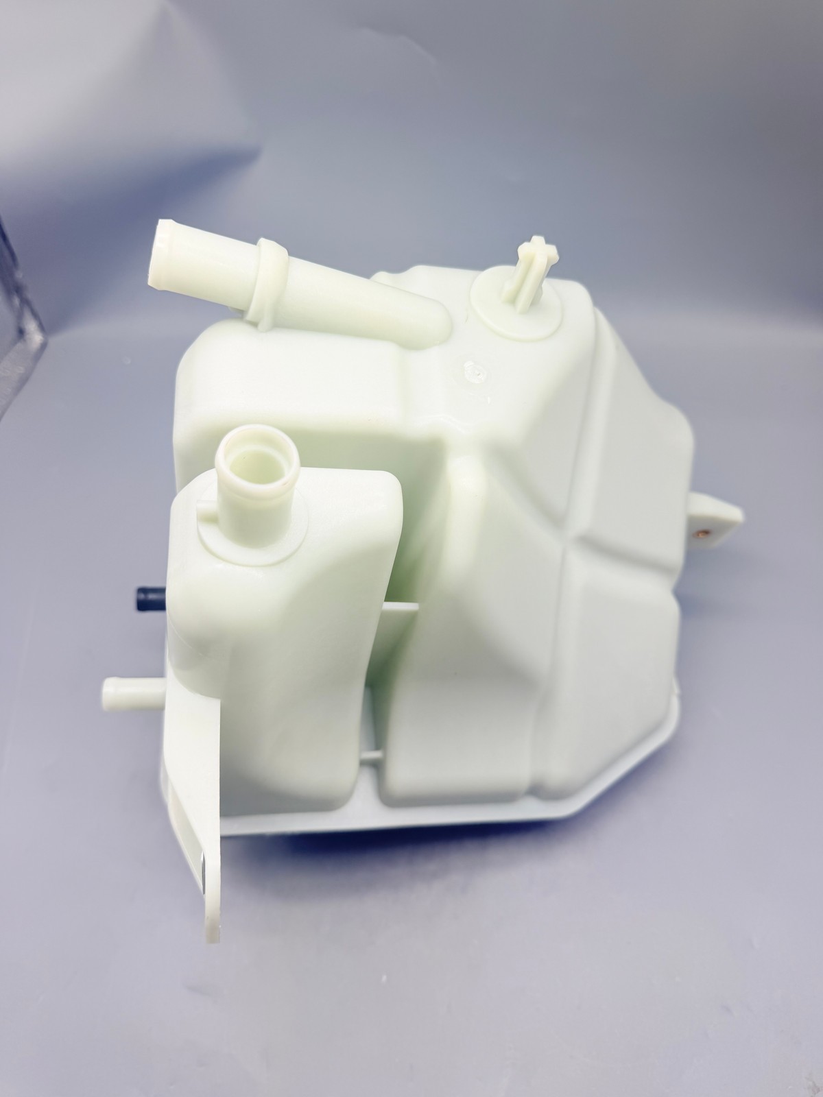 Maserati Ghibli Coolant reservoir P/N 670031651