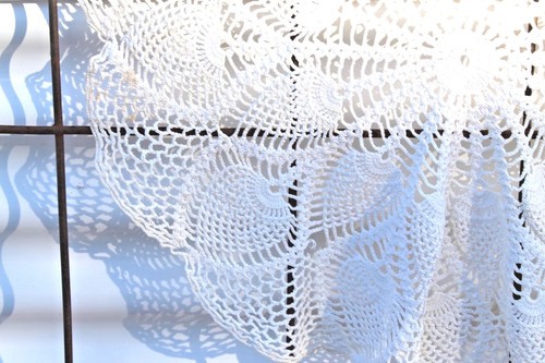 Vintage Hand Crocheted 20” Round Table Furniture Scarf Cover, Spades FREE SHIP - Picture 8 of 11