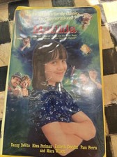 Matilda (VHS, 1996, Yellow Clam Shell Case Closed Captioned)