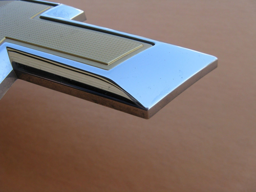 17 18 CHEVROLET MALIBU FRONT BUMPER EMBLEM LOGO BADGE SIGN SYMBOL USED A45054 - Picture 3 of 6