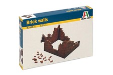 Brick Walls Diorama Accessories 1:35 Plastic Model Kit ITALER