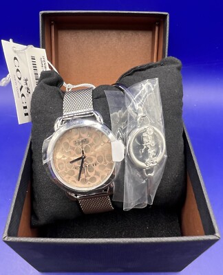 Coach $325 Women display picture 1