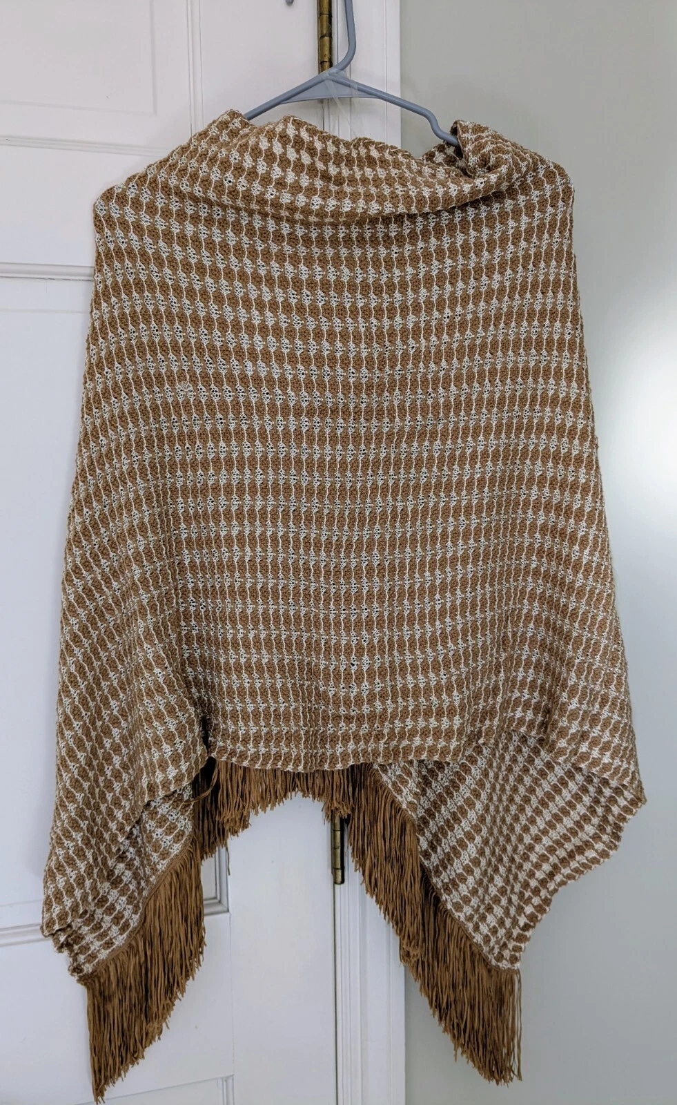White & Neutral Knit Textured Poncho with fringe size s/m new by Chico's