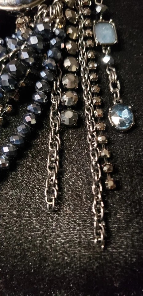 Chico's Midnight 蓝色闪亮围兜项链和匹配 3 英寸耳环套装 — 第 4/4 张图片