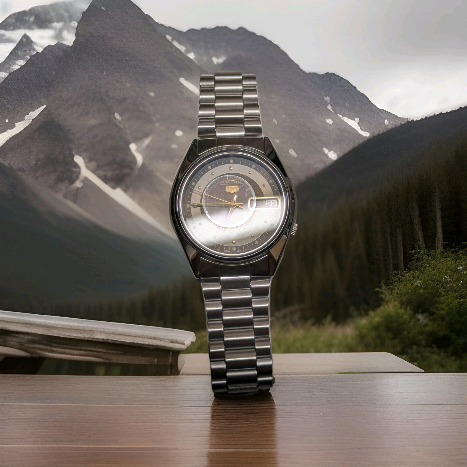 Seiko SKXM09 1994 Bullseye Black Sunburst dial Rare Vintage