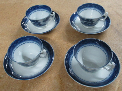 4 MOTTAHEDEH PORTUGAL PORCELAIN BLUE CANTON VISTA ALEGRE CUPS & SAUCERS MINT