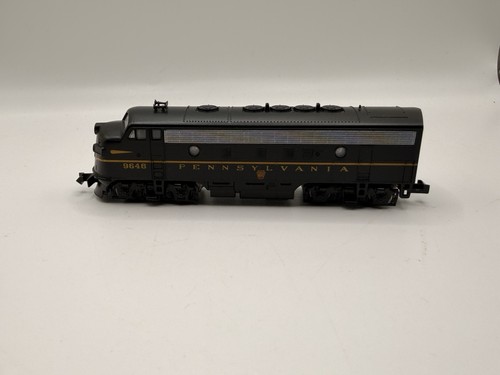 Faro único diésel escala KATO N Pennsylvania PRR EMD F7A #9648 con estuche | Condition: Used