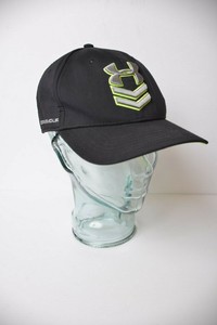 black fitted under armour hat