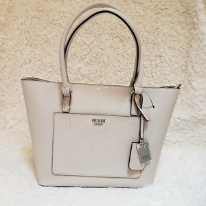 Guess Los Angeles Womens Handbag Cuba 