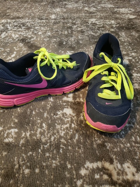 navy blue nike womens running shoes