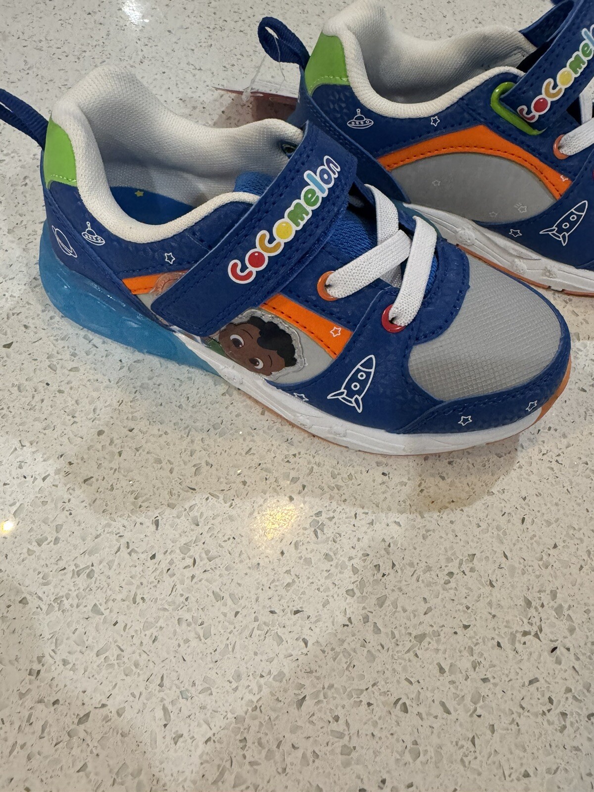 Cocomelon Toddler Boys Light Up Athletic Sneaker Size 11 image 2
