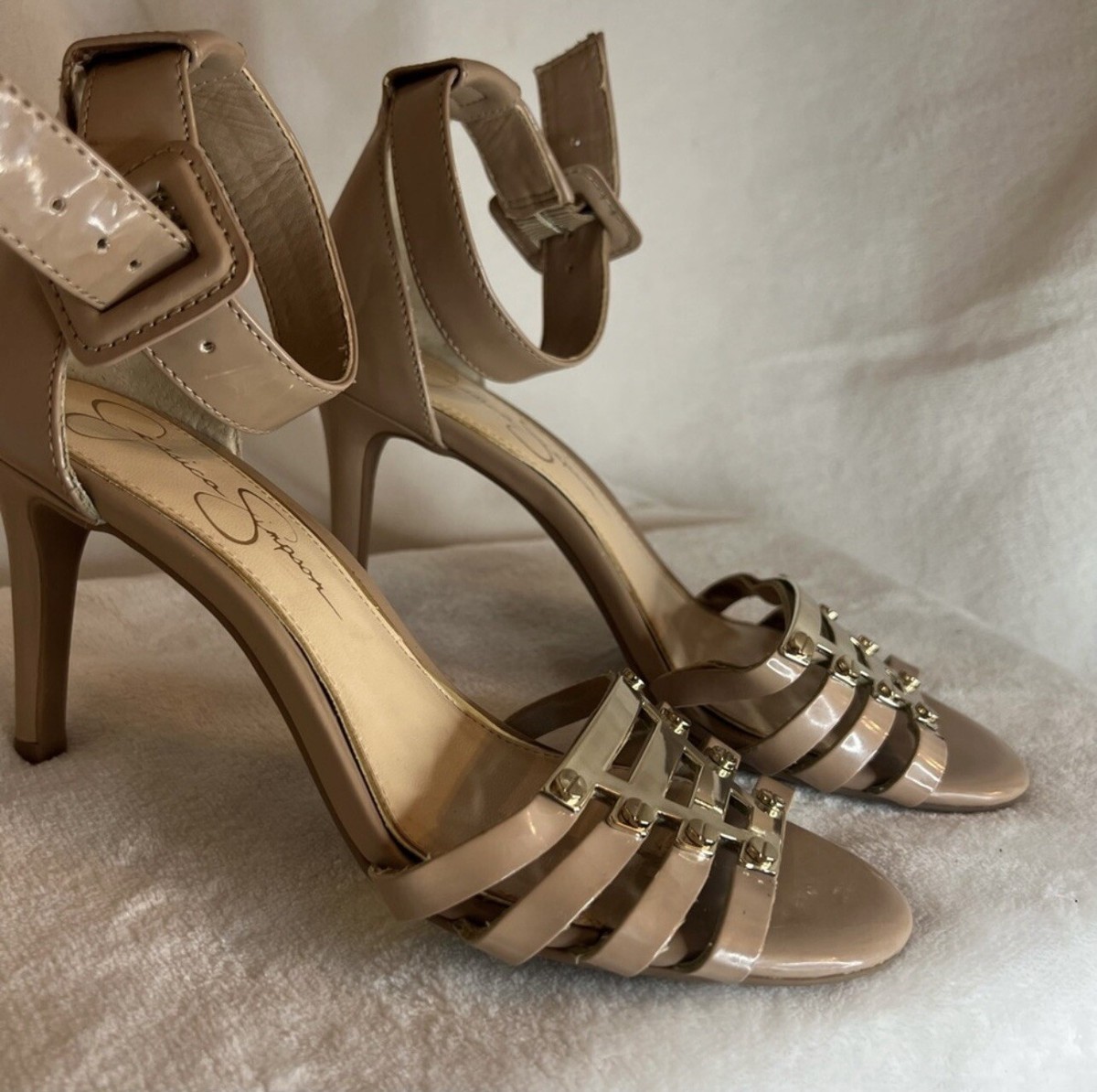 JESSICA SIMPSON*エレガント*ヌーディーな雰囲気*パンプス JESSICA SIMPSON*エレガント*ヌーディーな雰囲気*パンプス