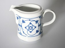 DDR Sahnekännchen Mitterteich Bavaria Motiv: Strohblume Indisch Blau 