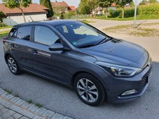 Hyundai i20 active, Grau metallic, 76.000km, moderne Ausstattung