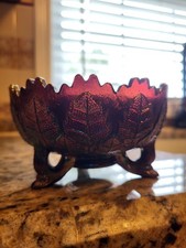 Fenton Stamped 3 Footed Iredescent Purple 2.5 X 4.25 In. Bowl With Leaves