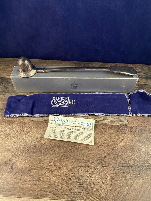 Vintage Candle Snuffer Silverplated Fiddle K&M Co Sheffield England Danbury Ct. 