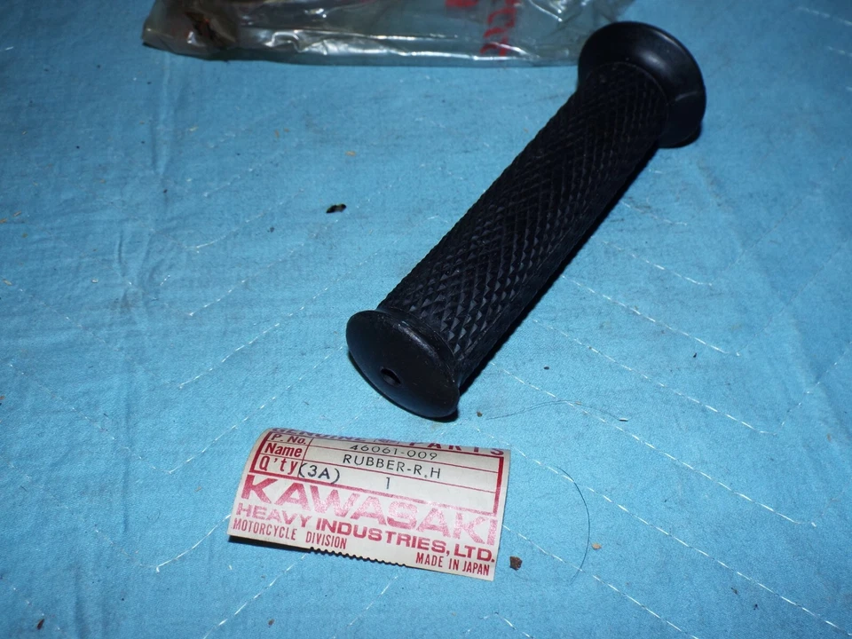 KAWASAKI W2 F2 G3 MT NOS GRIP DESTRO #46061-009 - Imagem 3 de 3
