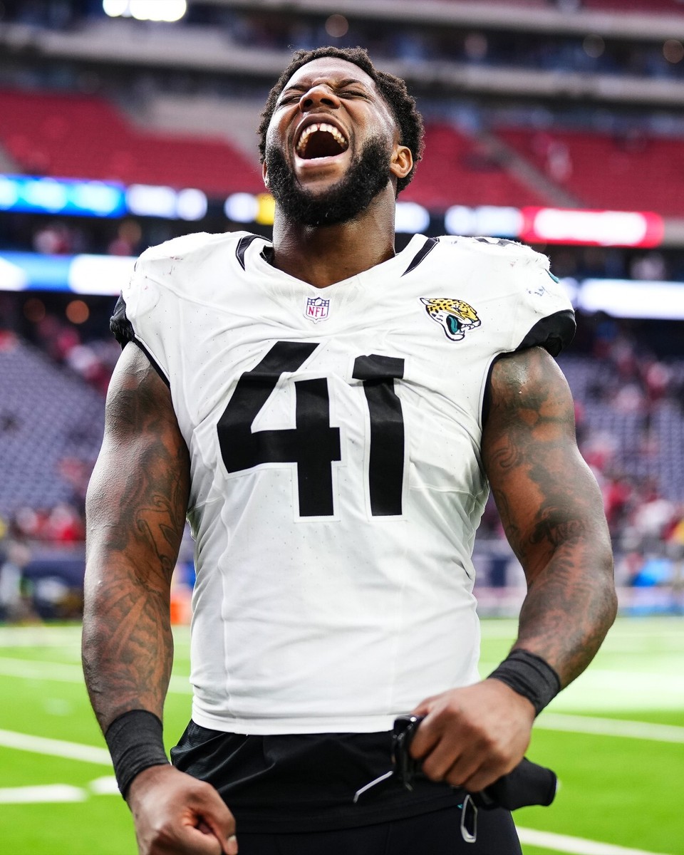 NFL Jacksonville Jaguars ヴィンテージ　革ジャン s-l400.jpg
