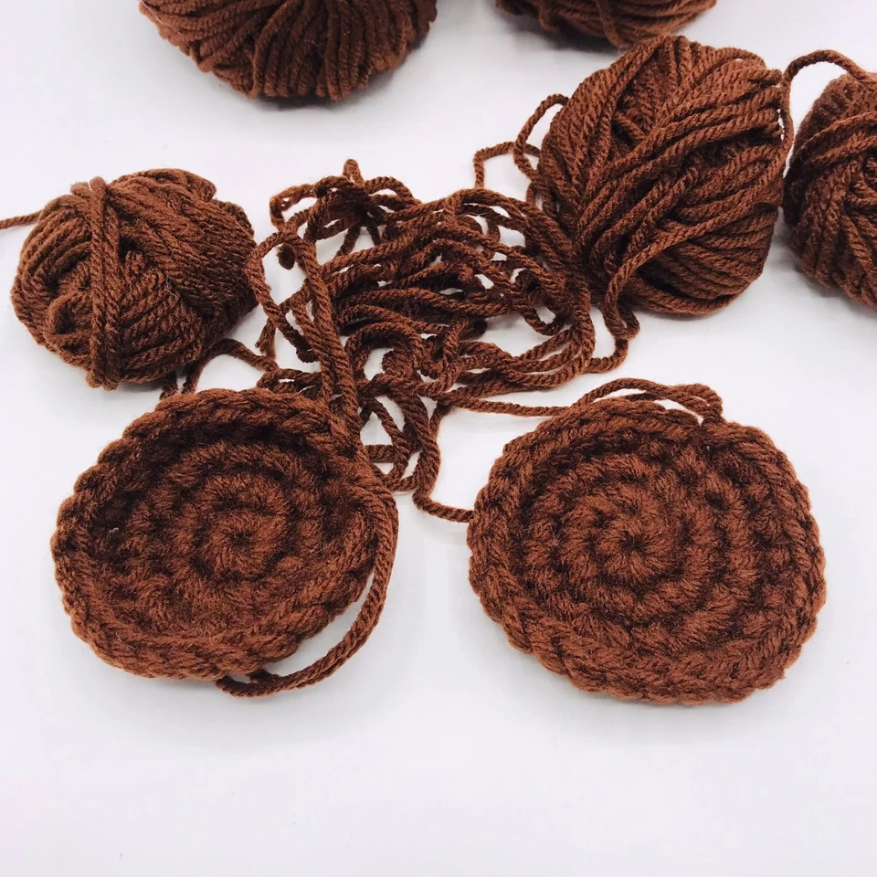 Lote de 2 madejas de hilo corazón rojo con ganchillo abandonado Project marrón 2 tapetes Foto 2 de 3