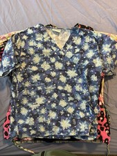 Ecko Unlimited Snowflake Patterned Scrub Top Blue White Medical V-Neck Unisex