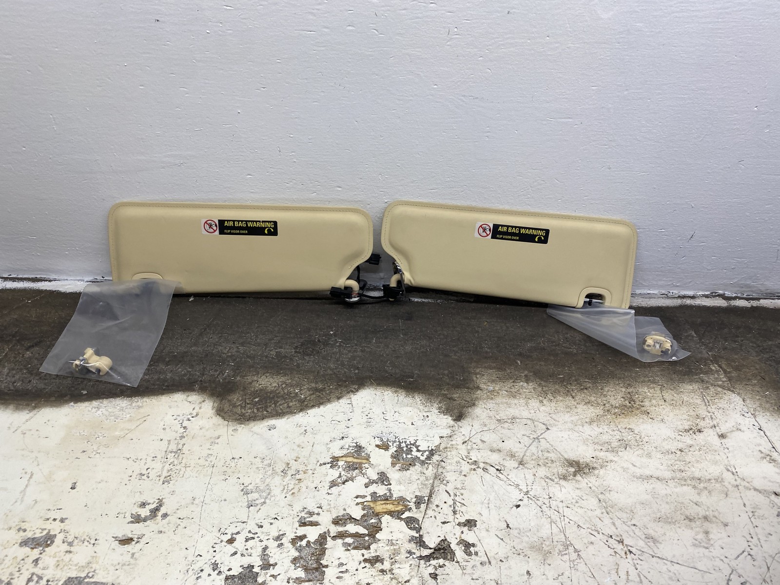 2010-2020 BENTLEY MULSANNE OEM FRONT LEFT RIGHT SUNVISOR SHADE BEIGE LEATHER