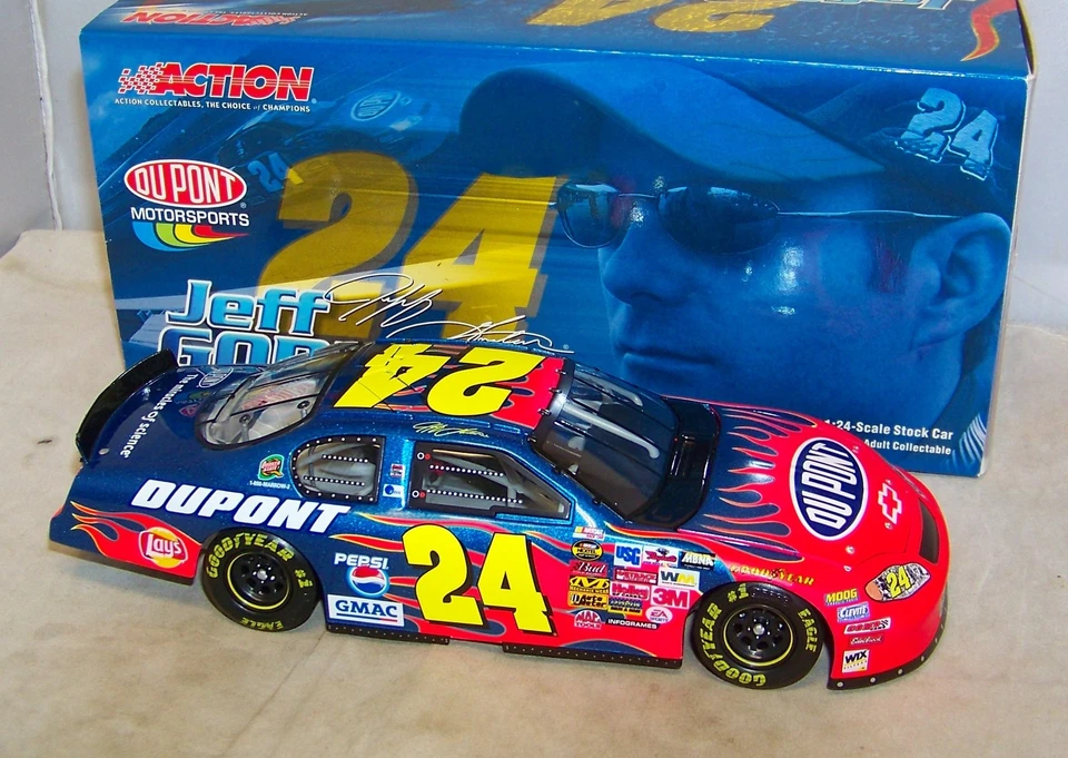 1:24 ACTION 2004 #24 DUPONT MONTE CARLO SS JEFF GORDON RARE CWB CLEAR BANK 1/636 - Image 2 of 4