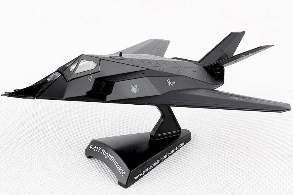 Lockheed F-117 Nighthawk Stealth Fighter USAF 1/150 Scale