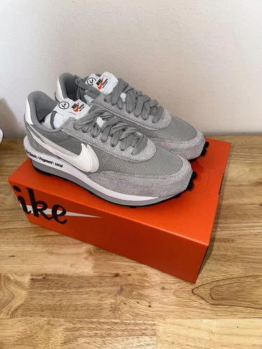 Größe 10 - Nike LD Waffel Sacai Fragment grau / DH2684-001 / Brandneu