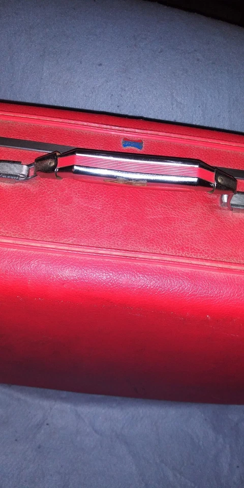 Vtg 1960s RED American Tourister Hardside Suitcase/Luggage Retro 27"x19"x8" - Image 4 of 4