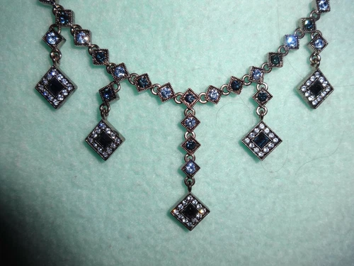 STUNNING VINTAGE BLUE RHINESTONE 16 NECKLACE - HIGH END COSTUME JEWELRY