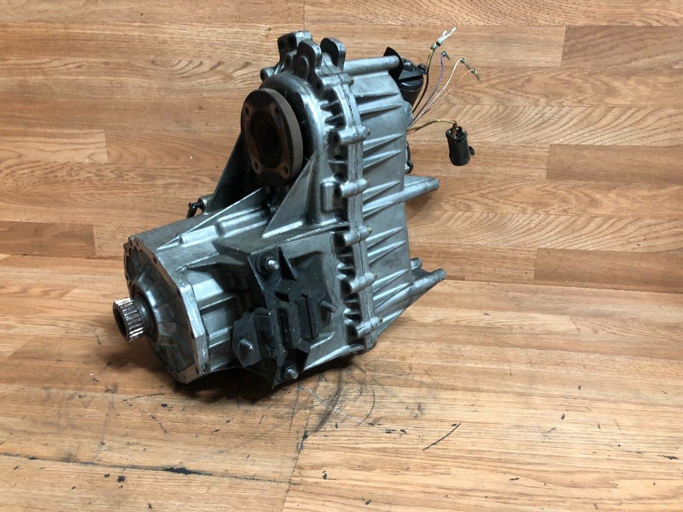 MERCEDES BENZ W163 ML320 OEM FRONT TRANSMISSION TRANSFER CASE 19982003