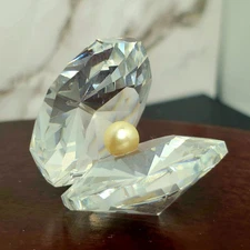 Swarovski Crystal Clam Shell with White Pearl 0191692  55