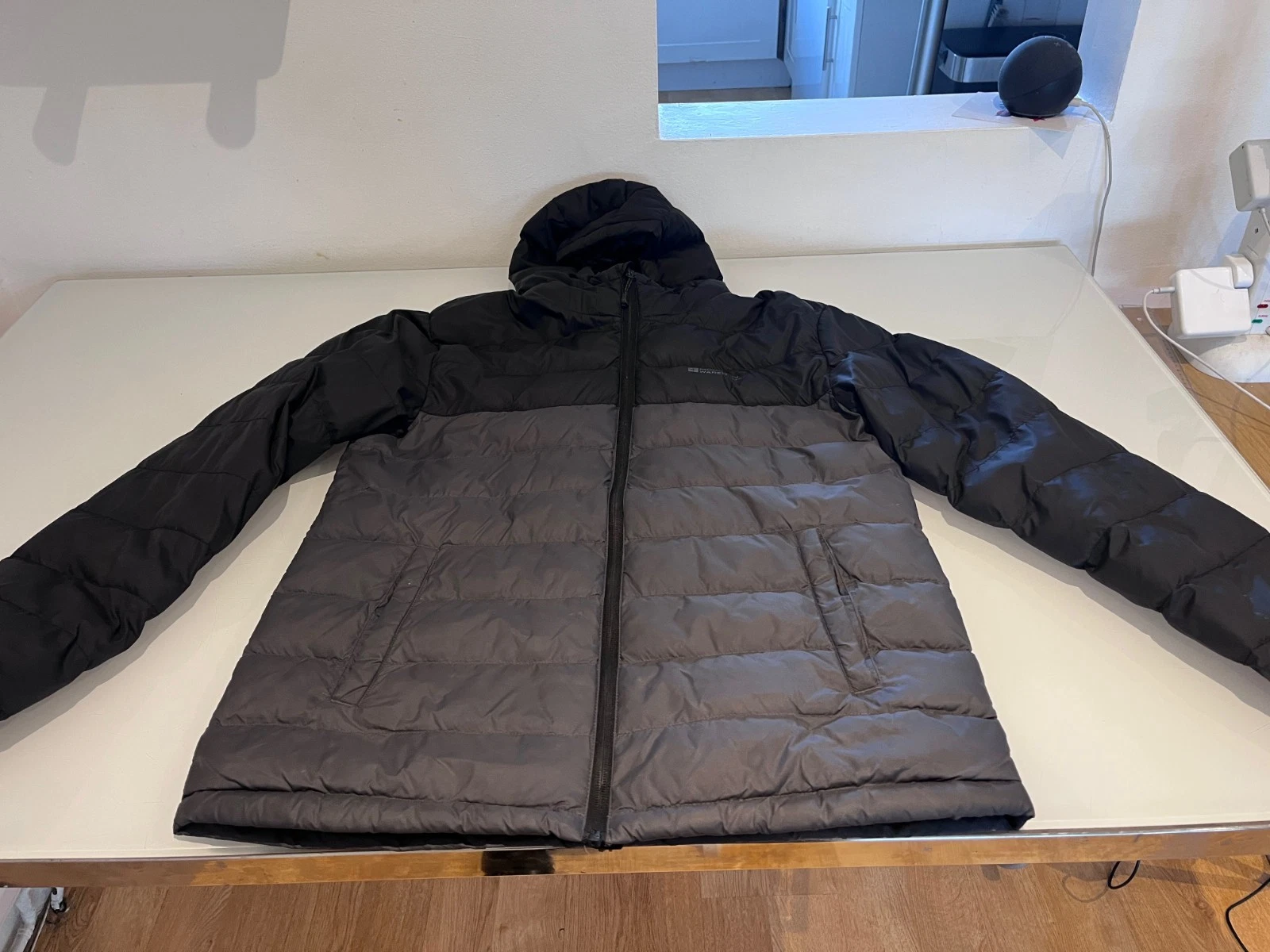 PUFFER JACKET: Mountain Warehouse (M)